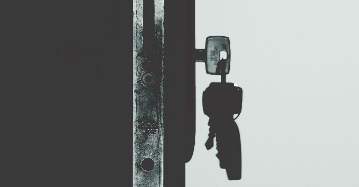 front door lock key — Queens NY Locksmith